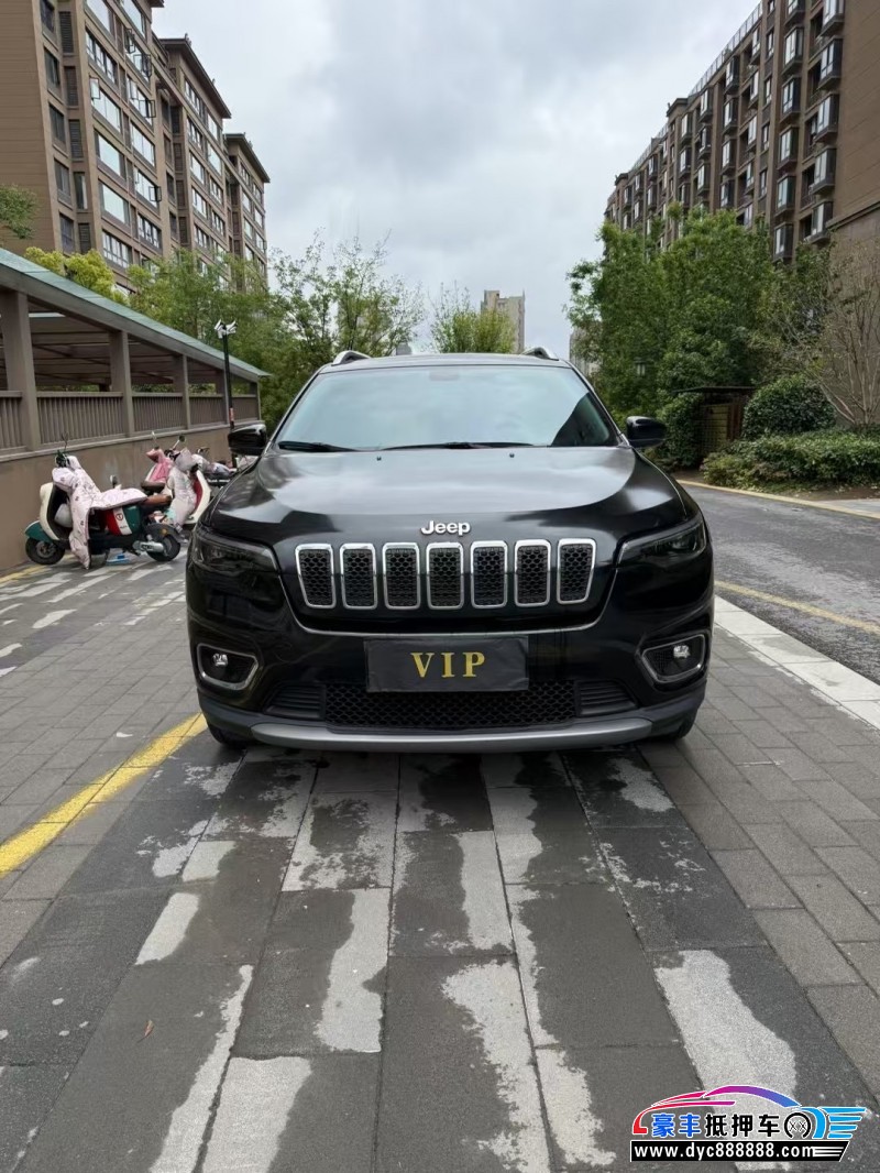 19年Jeep自由光轿车抵押车出售