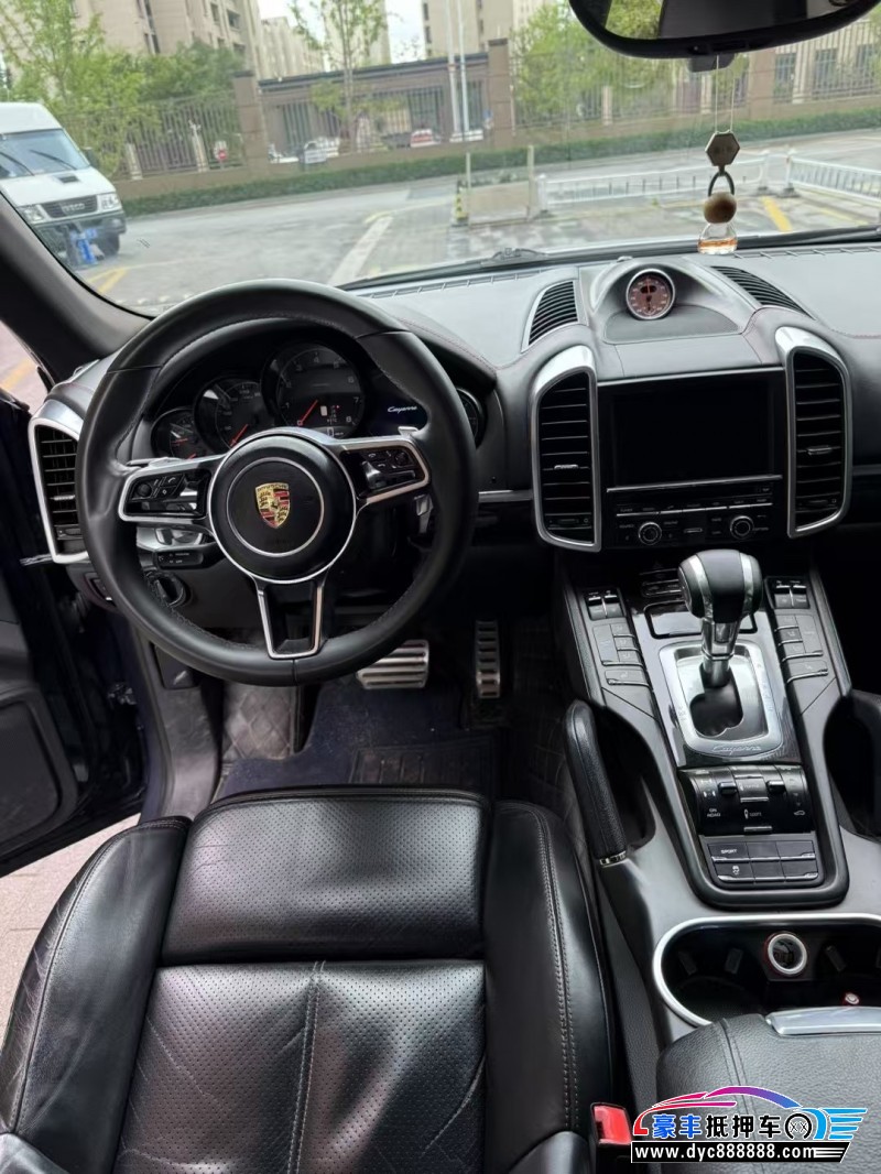 14年保时捷卡宴轿车抵押车出售