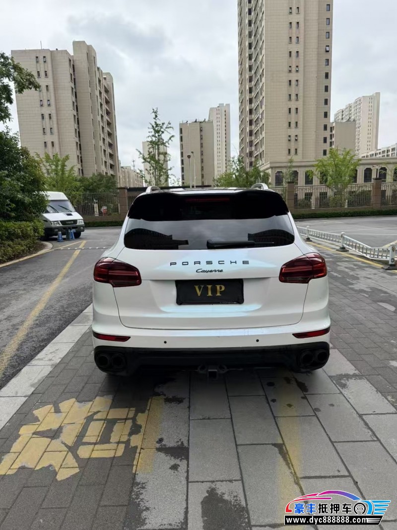 14年保时捷卡宴轿车抵押车出售