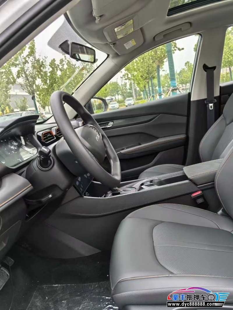 25年东风风神奕炫轿车抵押车出售