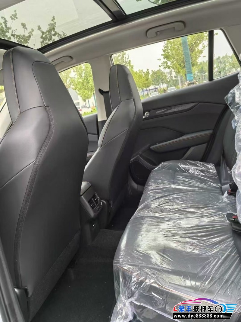 25年东风风神奕炫轿车抵押车出售