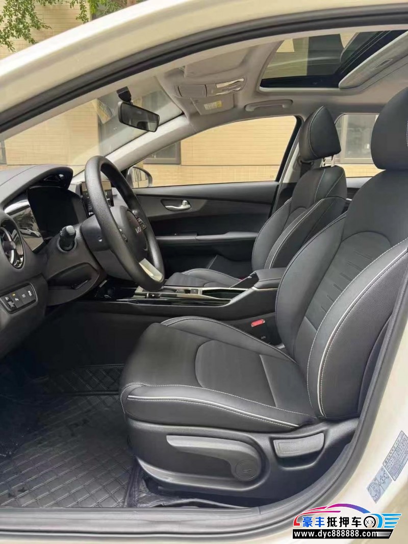 24年起亚K3轿车抵押车出售