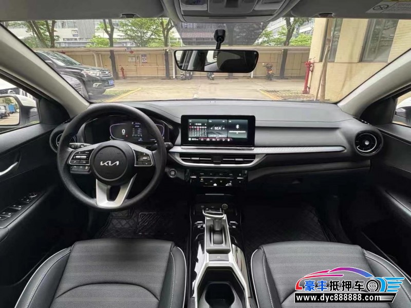 24年起亚K3轿车抵押车出售