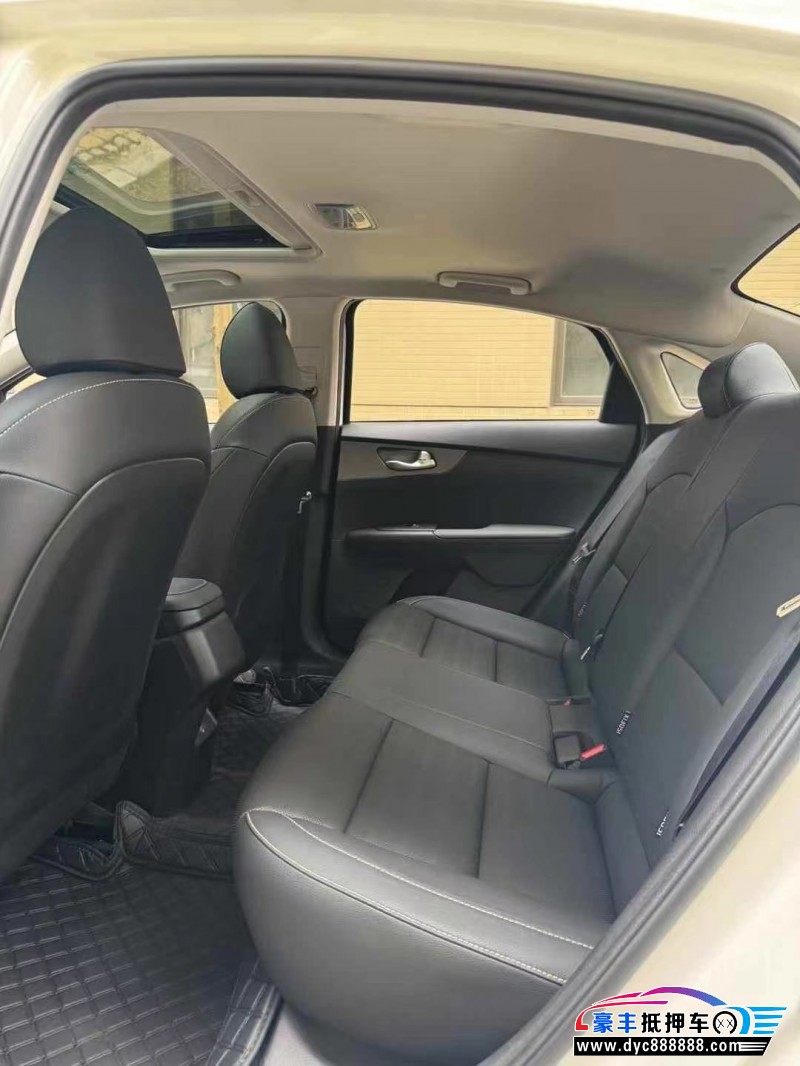 24年起亚K3轿车抵押车出售