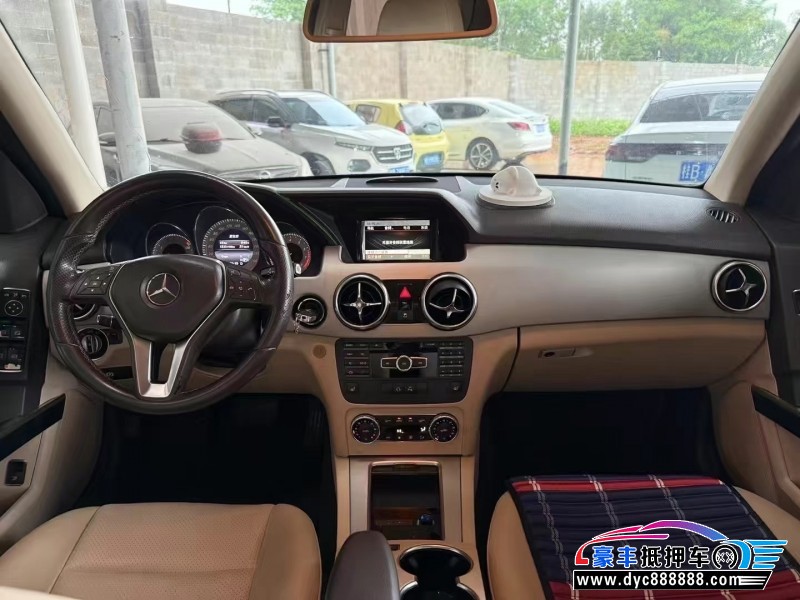 13年奔驰GLK级轿车抵押车出售