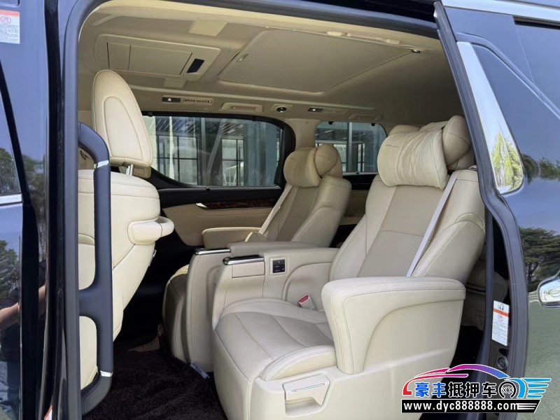 22年丰田埃尔法轿车抵押车出售