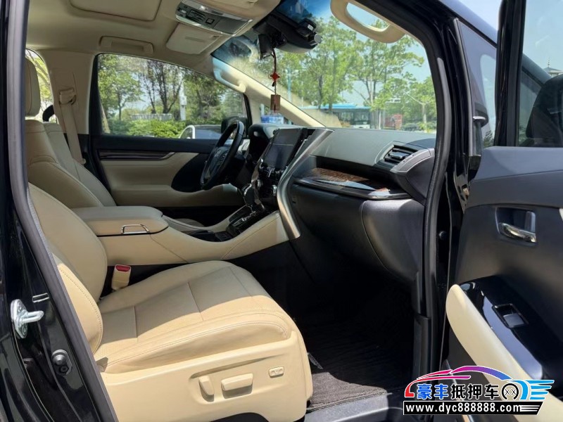 22年丰田埃尔法轿车抵押车出售