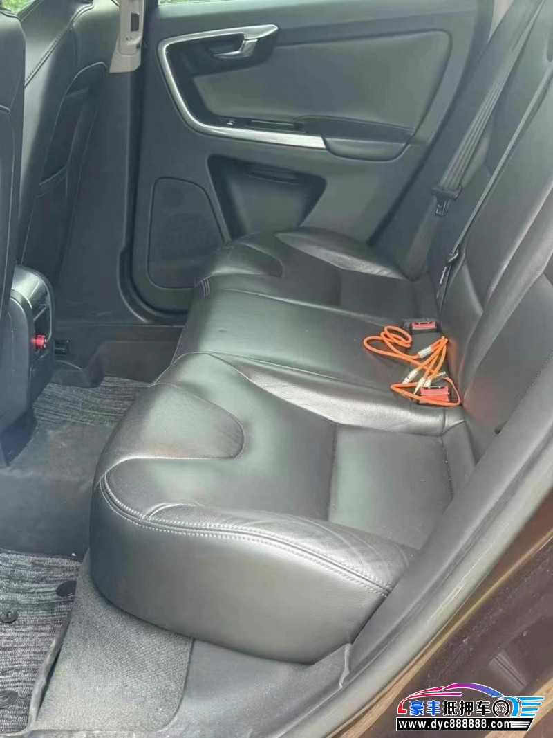 17年沃尔沃XC60轿车抵押车出售