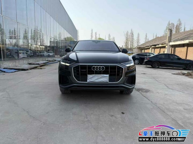 20年奥迪Q8轿车抵押车出售