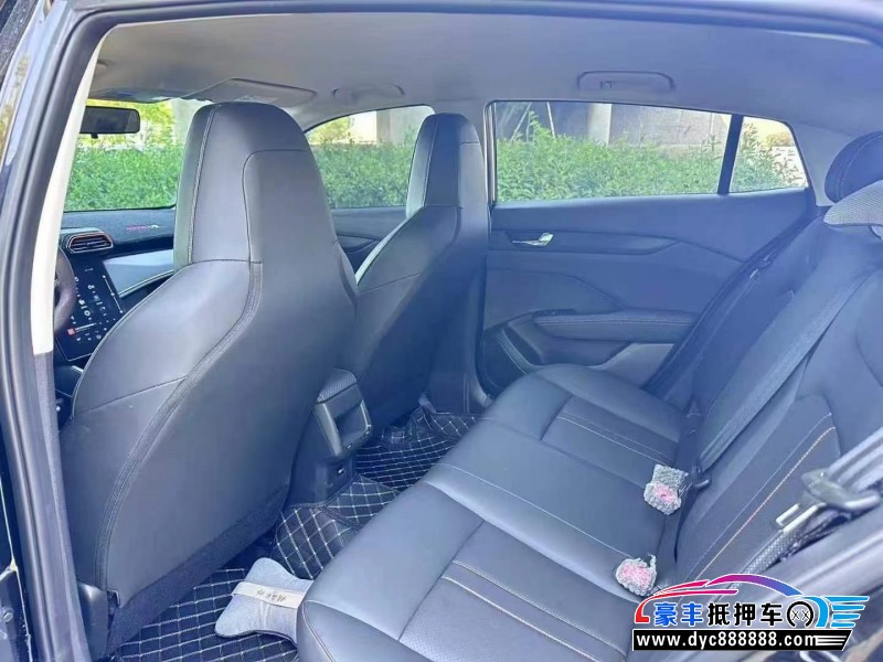 25年东风风神奕炫轿车抵押车出售