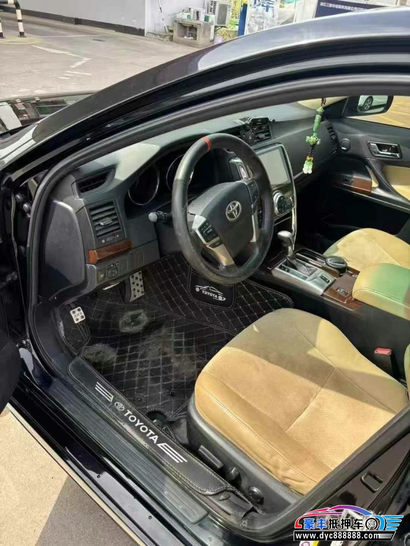 15年丰田锐志轿车抵押车出售