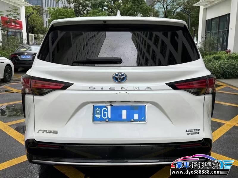 22年丰田塞纳轿车抵押车出售