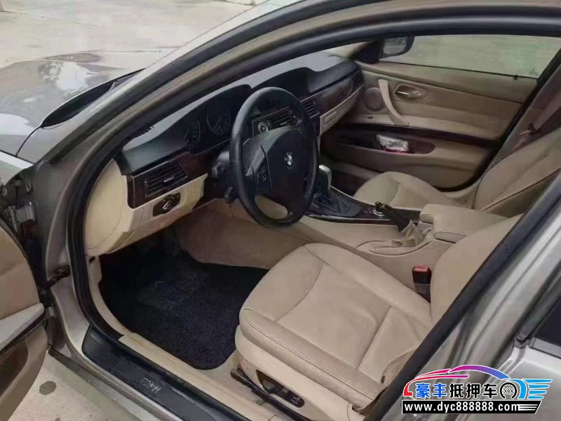 10年宝马3系轿车抵押车出售