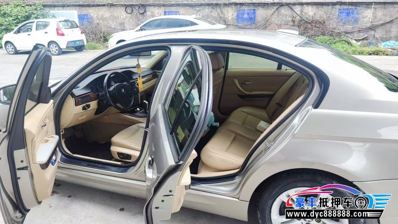 10年宝马3系轿车抵押车出售