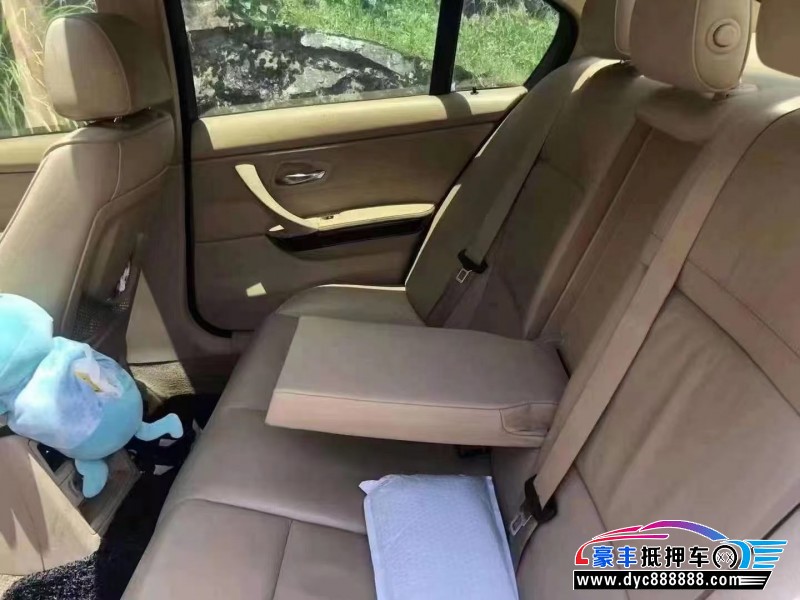 10年宝马3系轿车抵押车出售