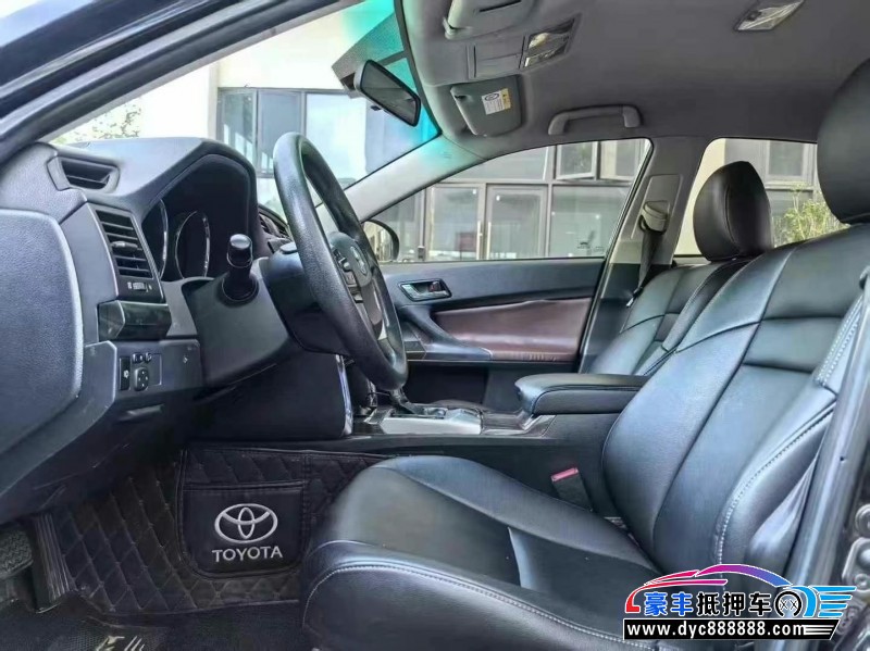 15年丰田锐志轿车抵押车出售