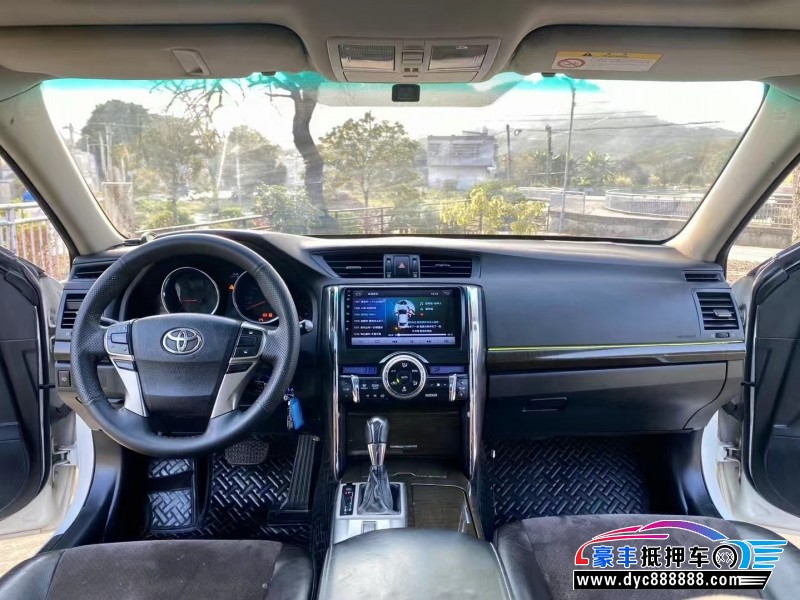 14年丰田锐志轿车抵押车出售