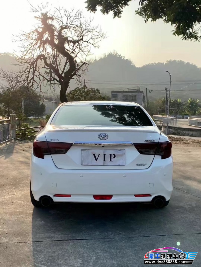 14年丰田锐志轿车抵押车出售