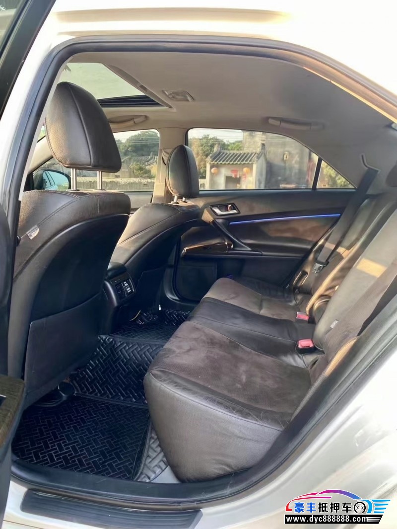 14年丰田锐志轿车抵押车出售