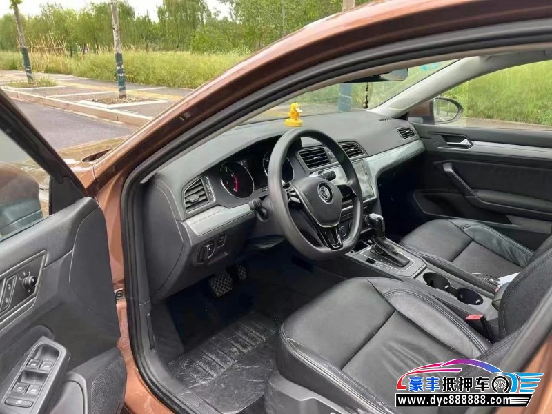 17年大众凌渡轿车抵押车出售