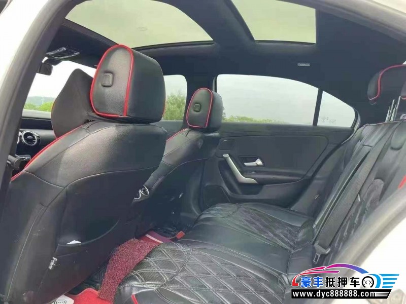 20年奔驰A轿车抵押车出售