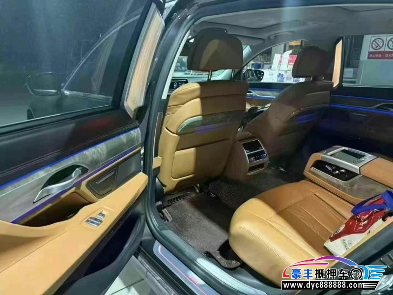 20年宝马7系轿车抵押车出售