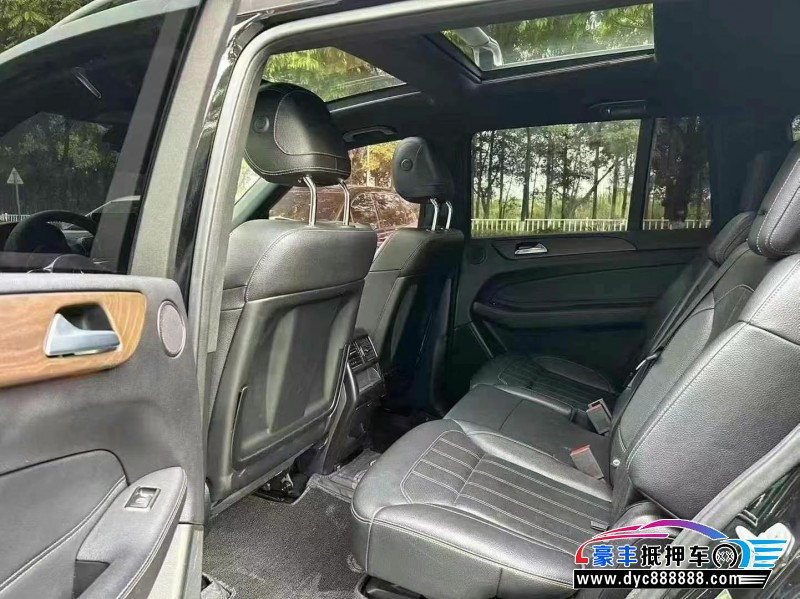 16年奔驰GLS轿车抵押车出售