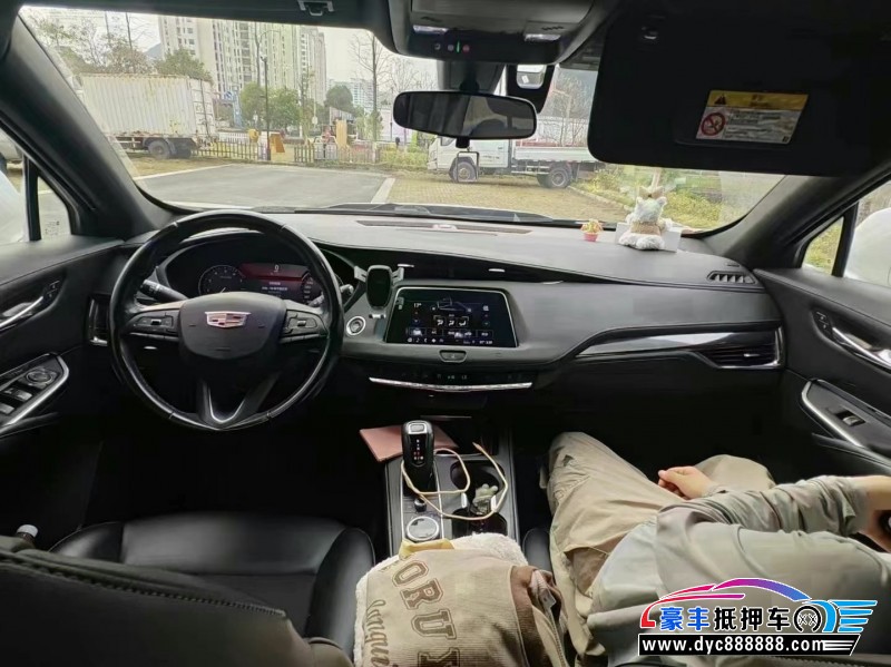 19年凯迪拉克XT4轿车抵押车出售