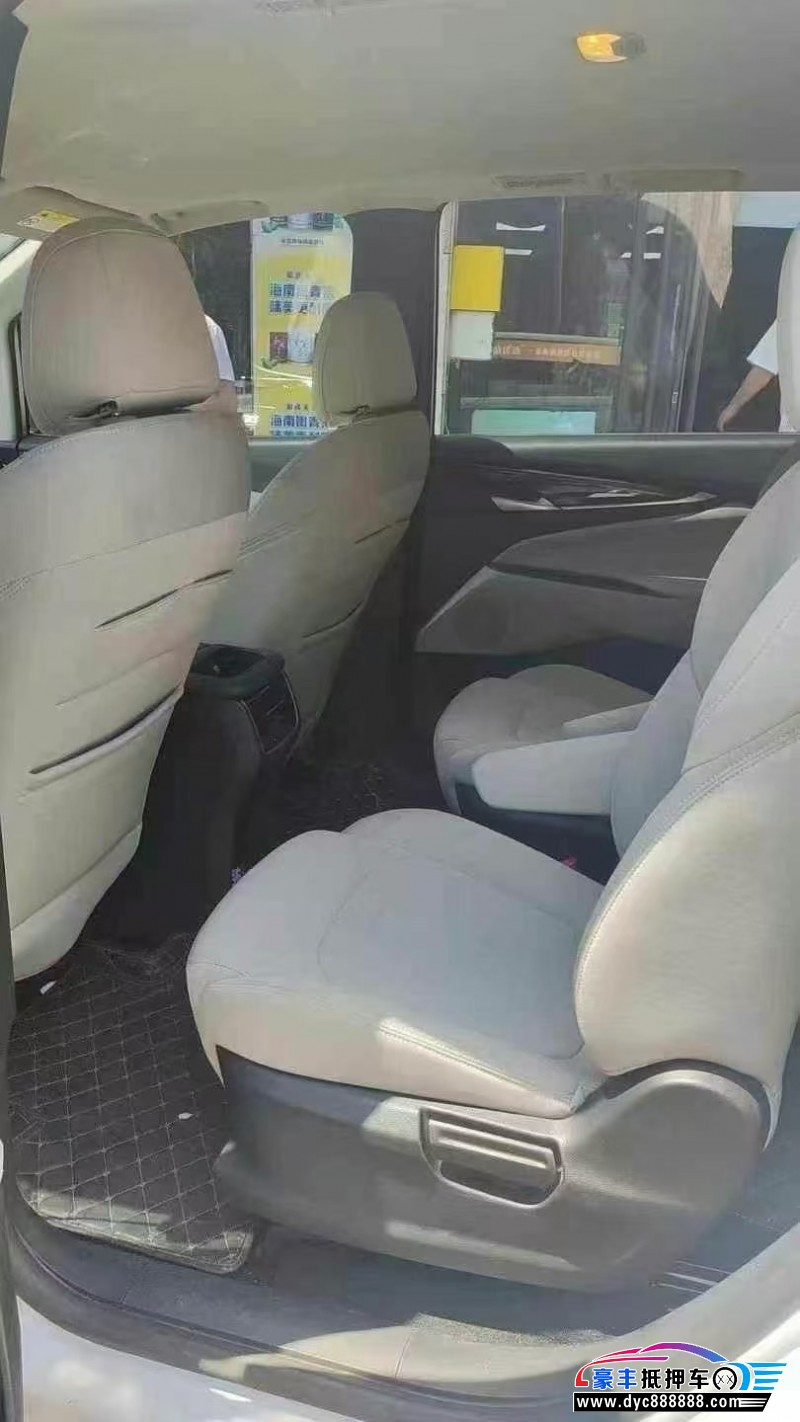 24年上汽大通G50轿车抵押车出售