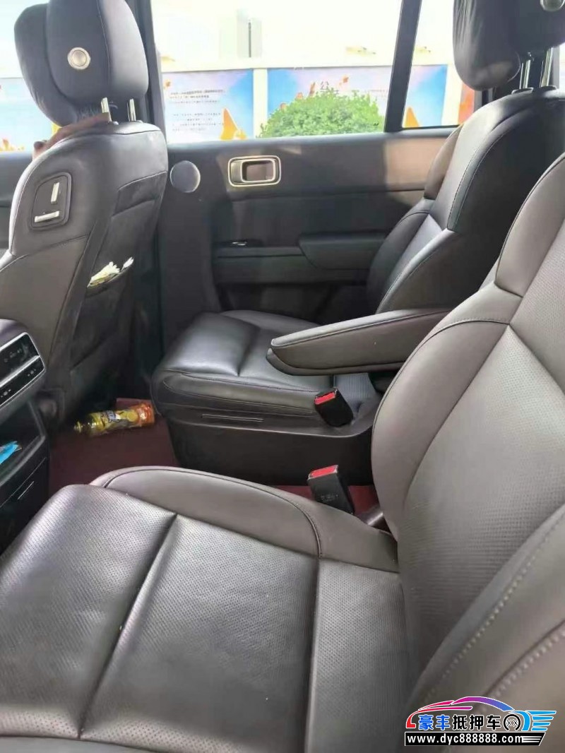 23年理想L8轿车抵押车出售