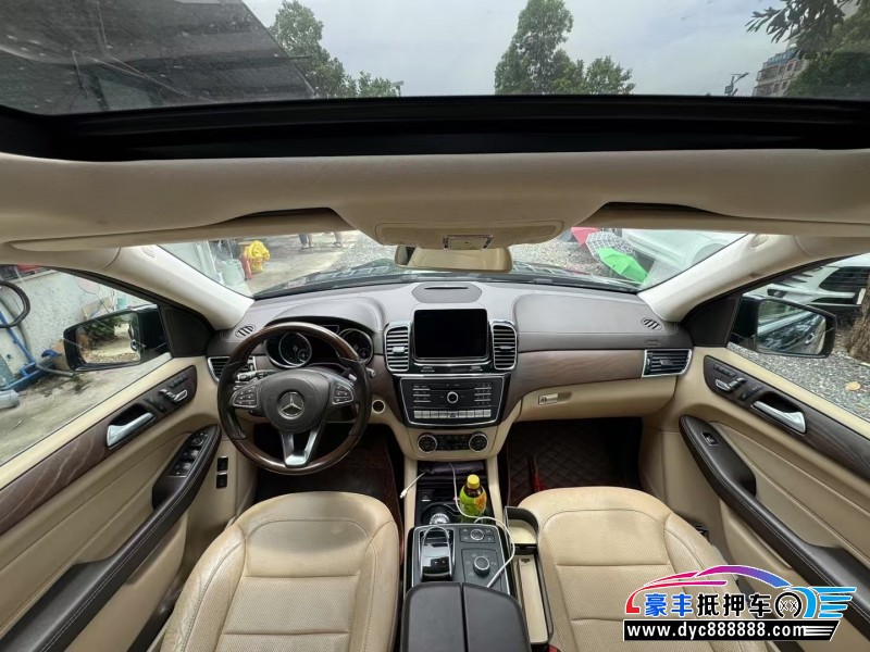 18年奔驰GLS轿车抵押车出售