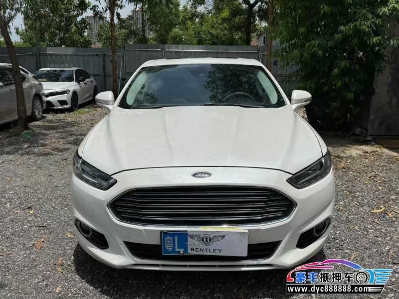 15年福特蒙迪欧轿车抵押车出售