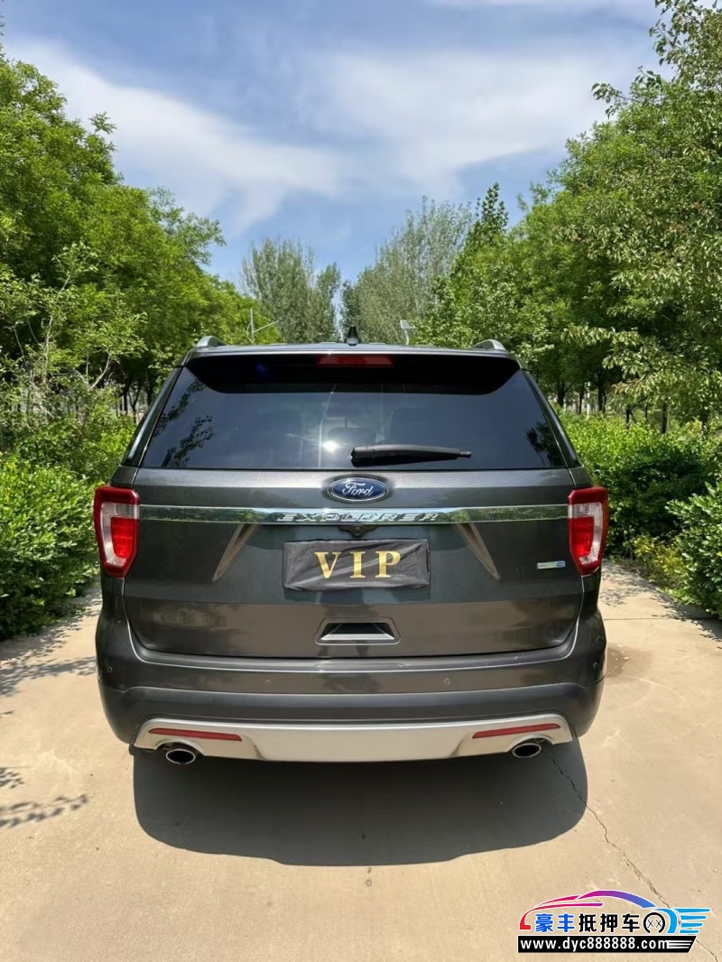 16年福特探险者轿车抵押车出售