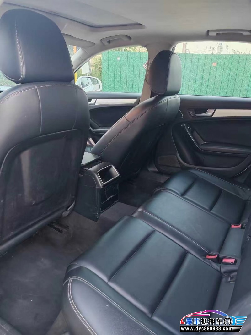 13年奥迪A4L轿车抵押车出售