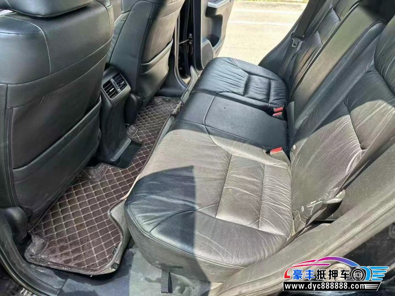 14年本田CR-V轿车抵押车出售