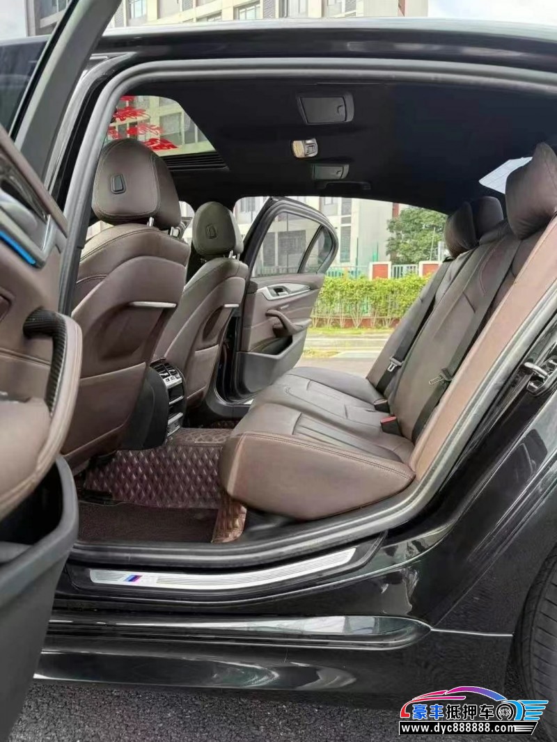 20年宝马5系轿车抵押车出售