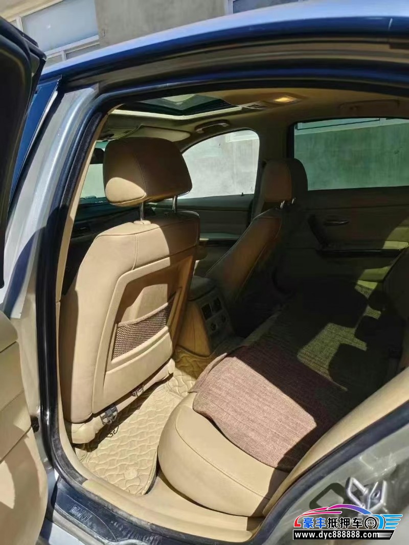 13年宝马3系轿车抵押车出售