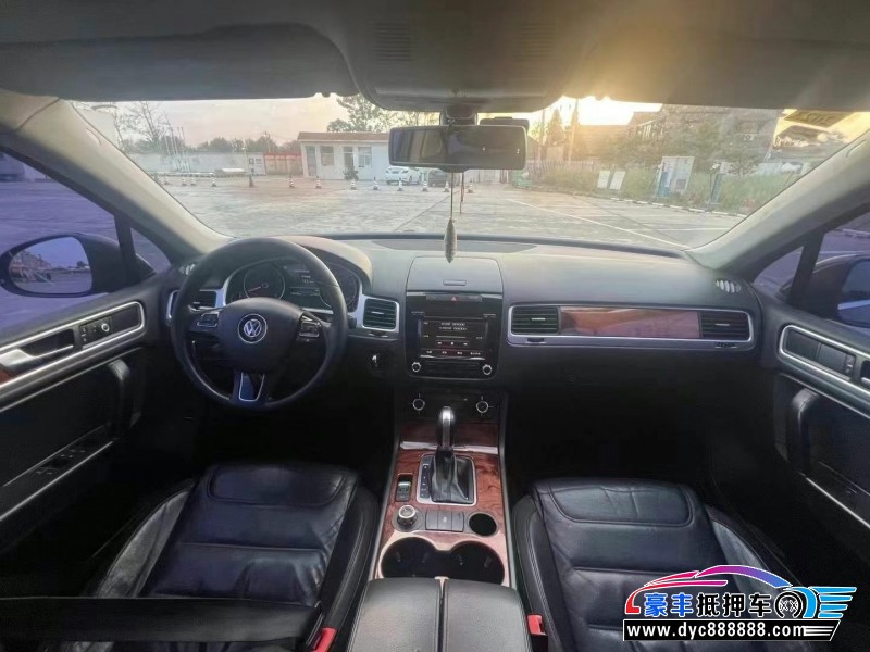 12年大众途锐轿车抵押车出售