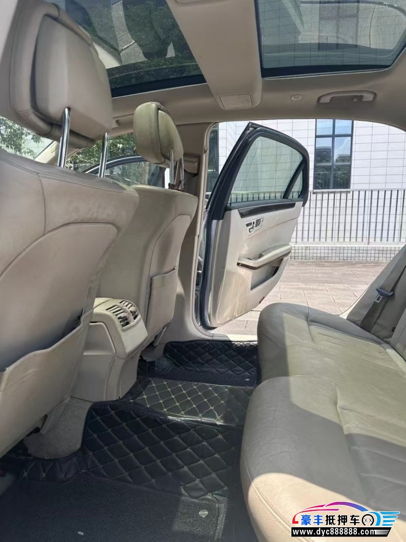 13年奔驰E轿车抵押车出售