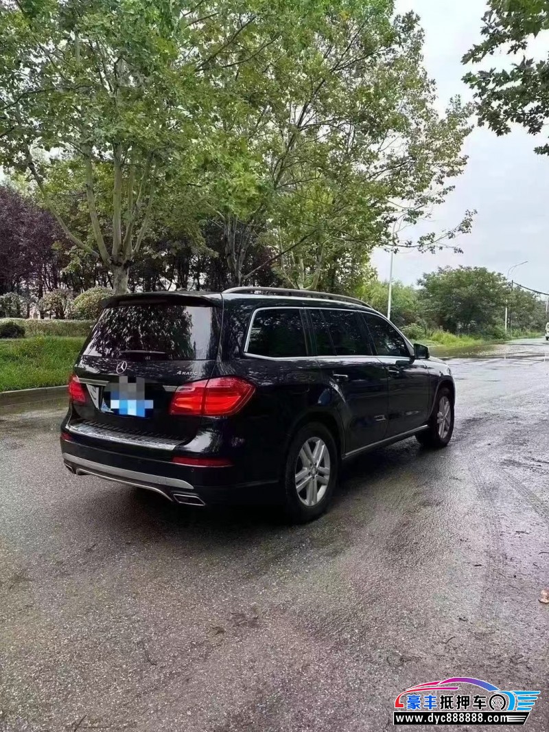 16年奔驰GL轿车抵押车出售