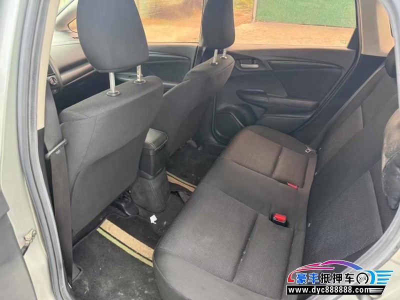 17年本田飞度轿车抵押车出售