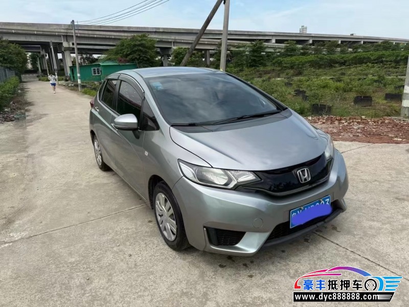 17年本田飞度轿车抵押车出售