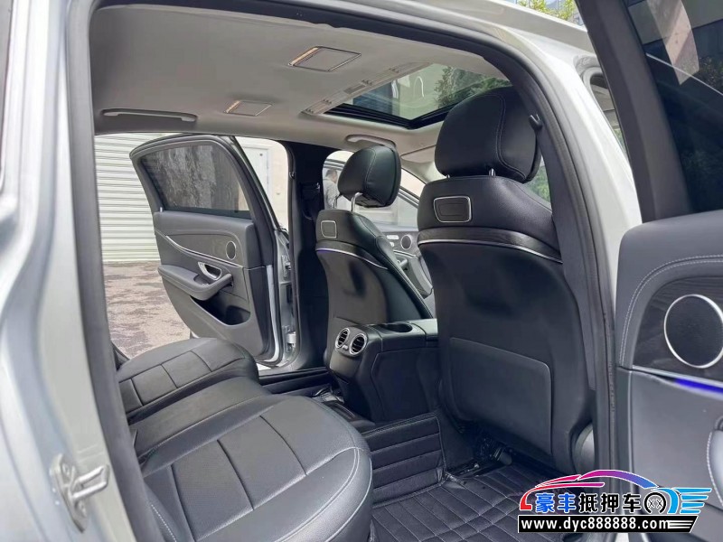 17年奔驰E轿车抵押车出售