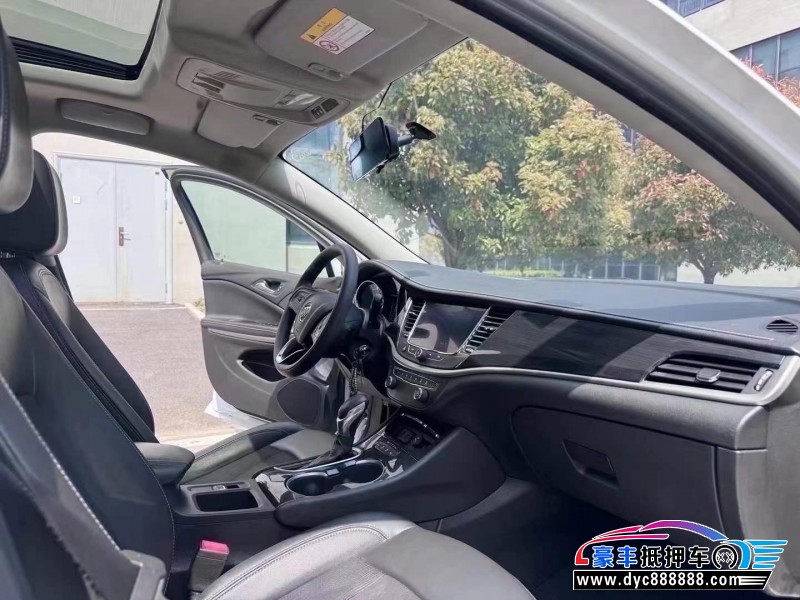 21年别克威朗轿车抵押车出售