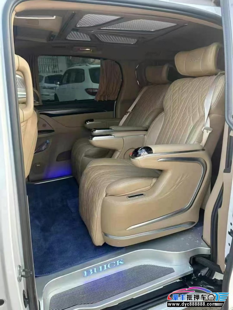 20年别克GL8轿车抵押车出售