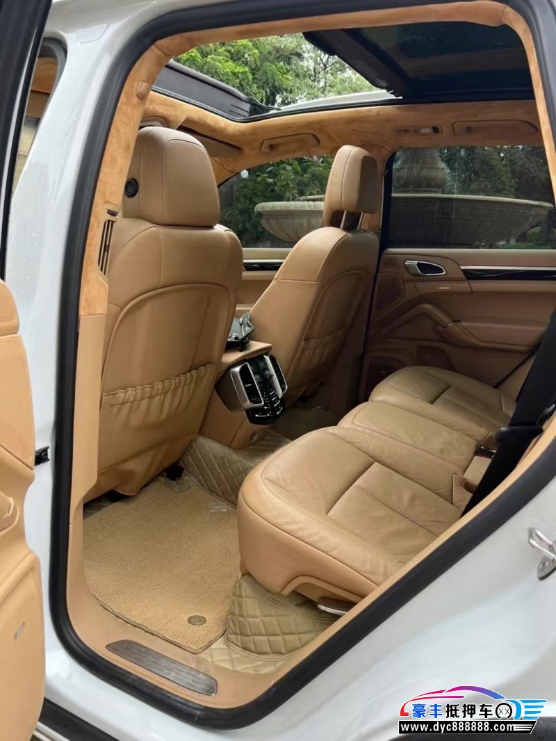 14年保时捷卡宴轿车抵押车出售