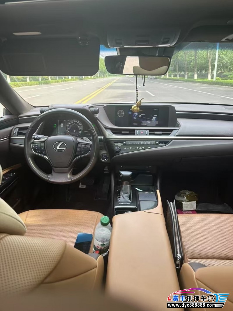 19年雷克萨斯ES轿车抵押车出售