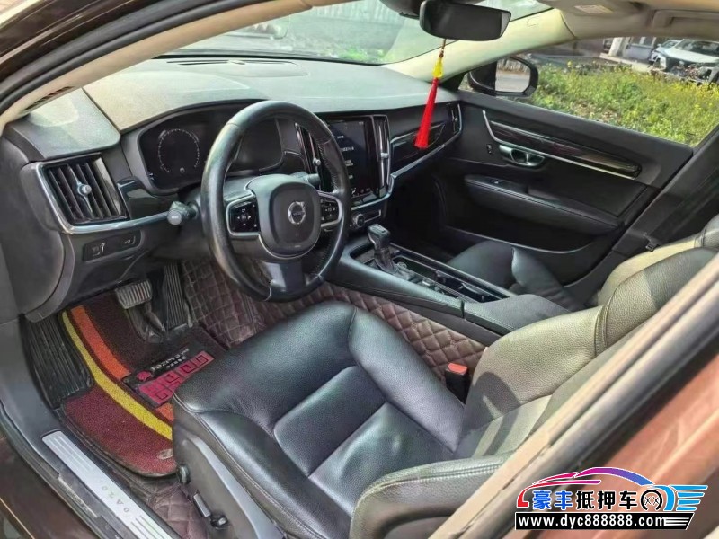 17年沃尔沃S90轿车抵押车出售