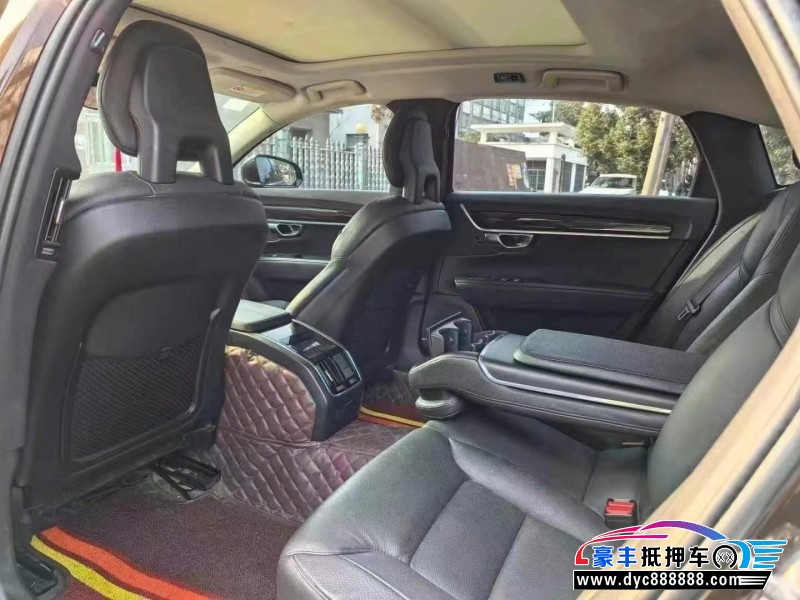 17年沃尔沃S90轿车抵押车出售