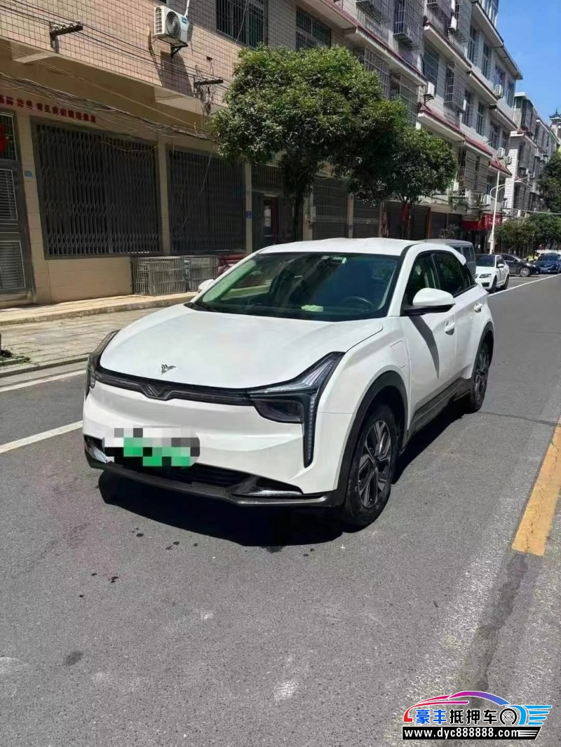 23年哪吒U轿车抵押车出售